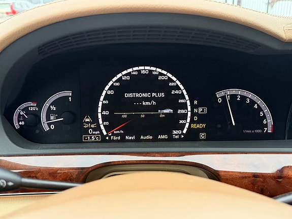 Mercedes-Benz S400 24 of 30