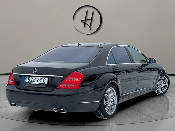Mercedes-Benz S400 7 of 30