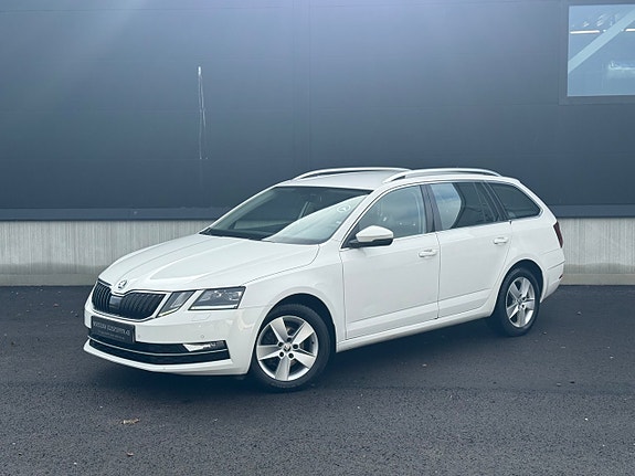 Skoda Octavia 2 of 5