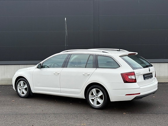 Skoda Octavia 9 of 23
