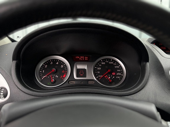 Renault Clio 14 of 17