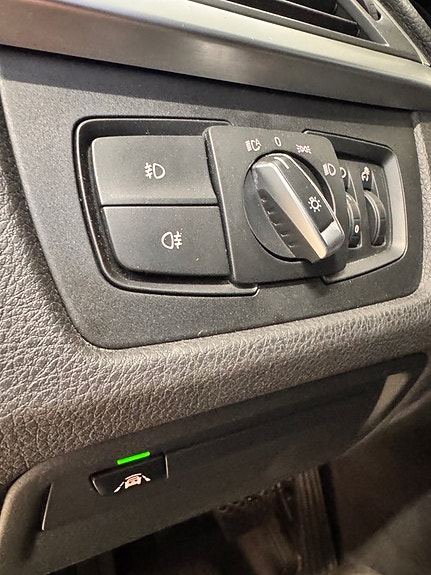 BMW 320d 12 of 13