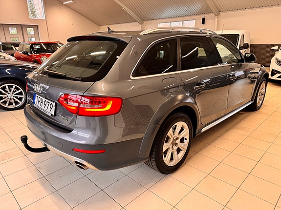 Audi A4 allroad 2 of 5