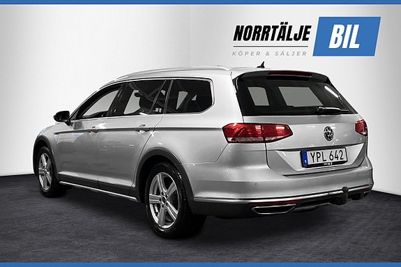 Volkswagen Passat Alltrack 4 of 5