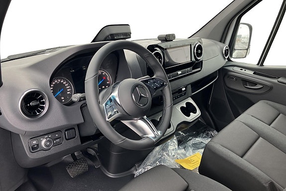 Mercedes-Benz eSprinter 420 6 of 12