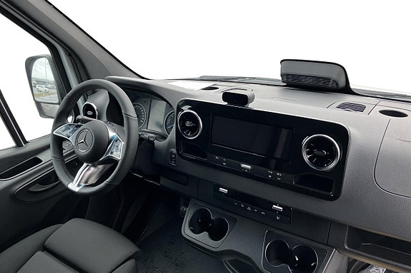 Mercedes-Benz eSprinter 420 9 of 12