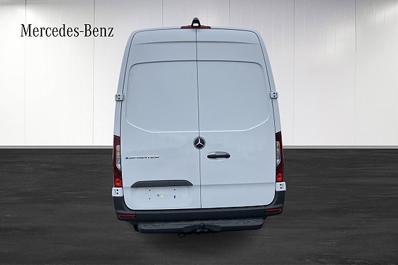 Mercedes-Benz eSprinter 420 12 of 12