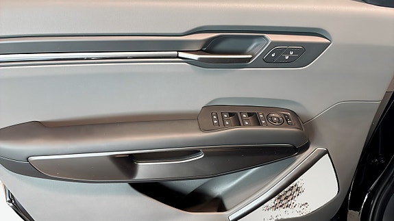 Kia EV9 11 of 14