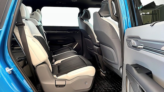 Kia EV9 7 of 15