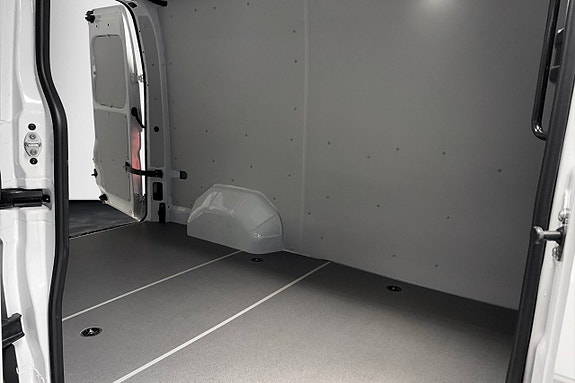 Nissan Interstar 8 of 14