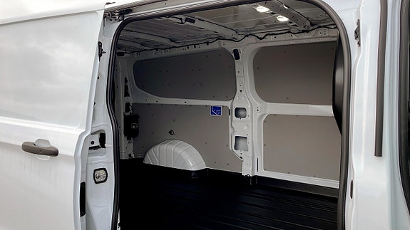 Ford Transit Custom 5 of 5