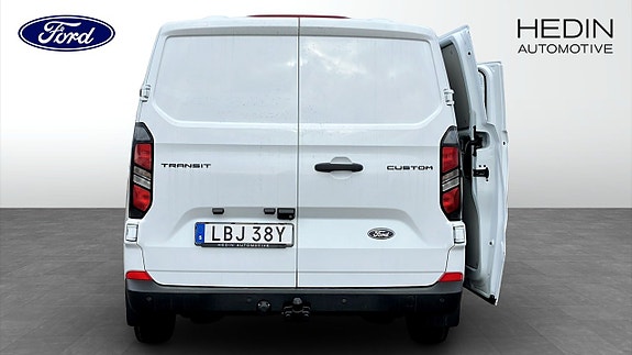 Ford Transit Custom 7 of 12