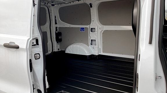 Ford Transit Custom 5 of 5