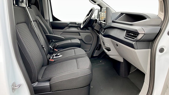 Ford Transit Custom 3 of 5