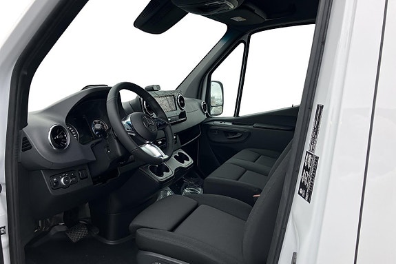 Mercedes-Benz eSprinter 420 11 of 12