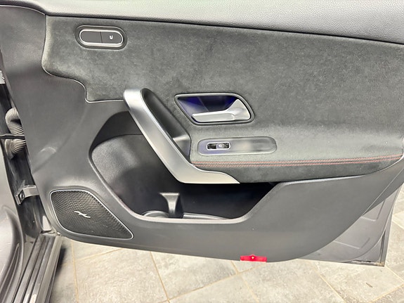 Mercedes-Benz A200 16 of 16