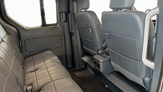 Kia PV5 17 of 17