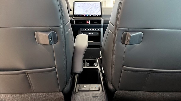 Kia PV5 12 of 17
