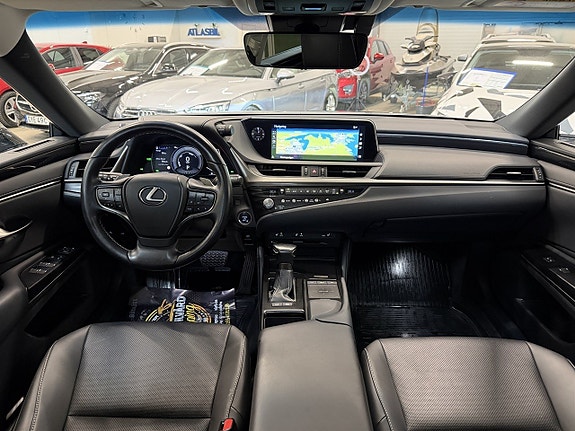 Lexus ES300h 22 of 27