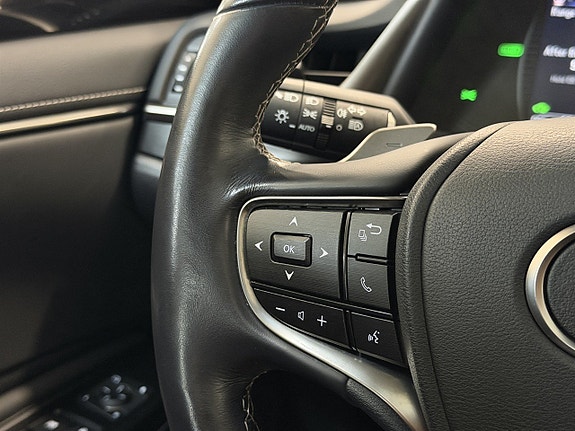 Lexus ES300h 15 of 27