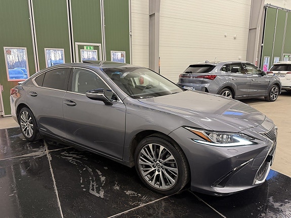 Lexus ES300h 3 of 27