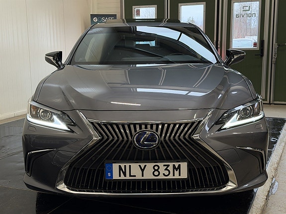 Lexus ES300h 5 of 27