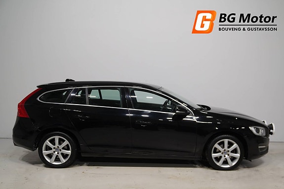 Volvo V60 2 of 5