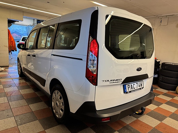Ford Connect Tourneo 4 of 5