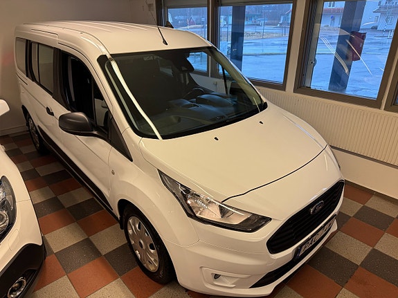 Ford Connect Tourneo 7 of 17
