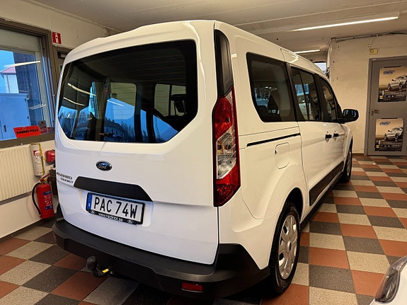 Ford Connect Tourneo 10 of 17