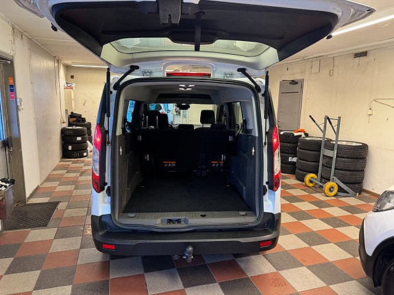 Ford Connect Tourneo 17 of 17