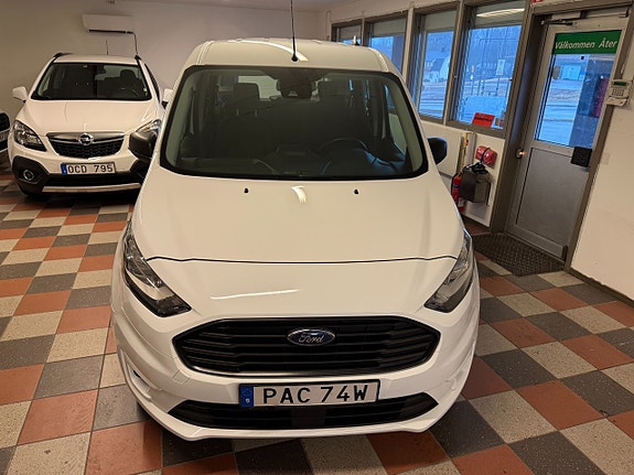 Ford Connect Tourneo 13 of 17