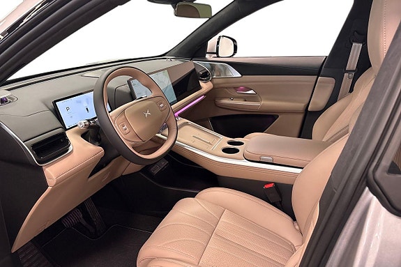 XPeng G9 11 of 15