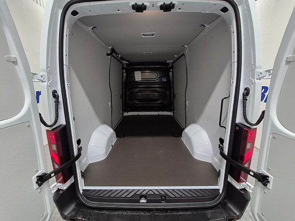 Renault Master 8 of 9