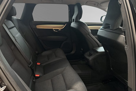 Volvo V90 Cross Country 11 of 15