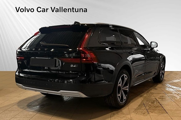 Volvo V90 Cross Country 5 of 15