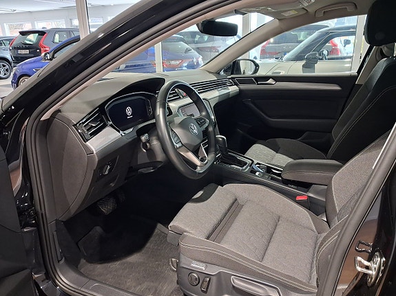 Volkswagen Passat 2 of 5
