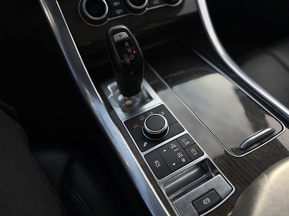 Land Rover Range Rover Sport 14 of 24