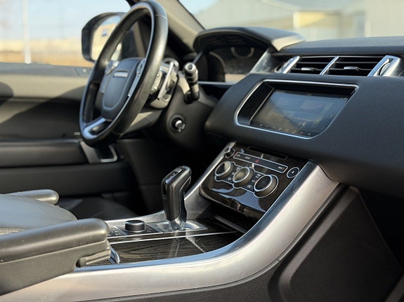 Land Rover Range Rover Sport 7 of 24