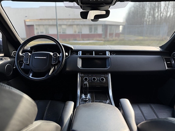 Land Rover Range Rover Sport 12 of 24