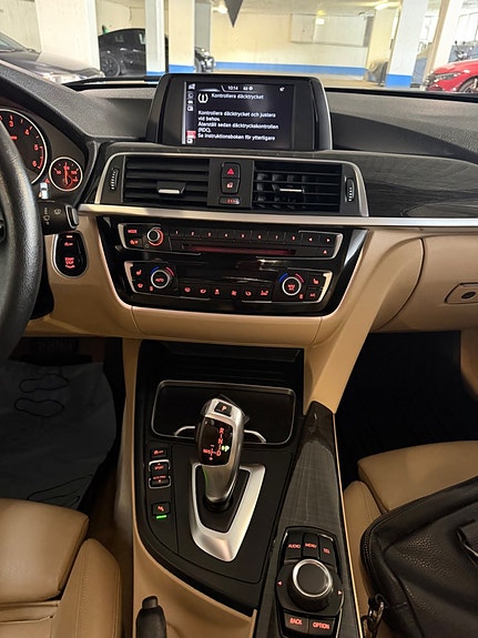 BMW 320 11 of 17