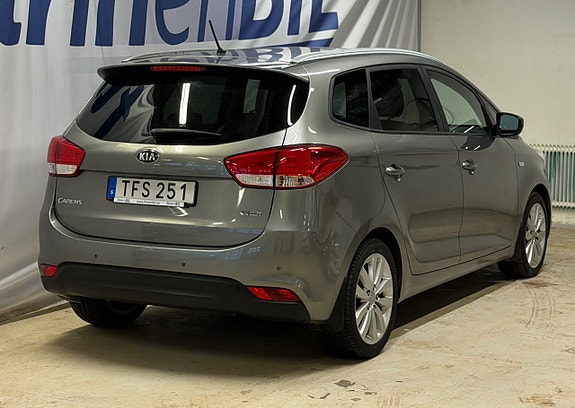 Kia Carens 4 of 5