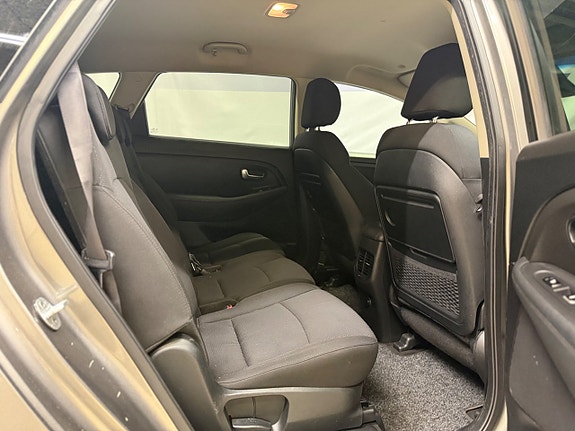 Kia Carens 8 of 11