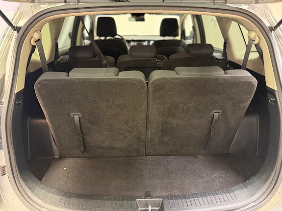 Kia Carens 10 of 11