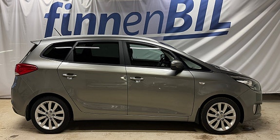 Kia Carens 3 of 5