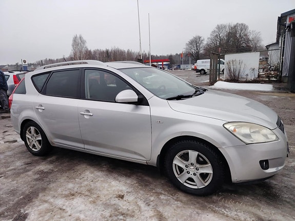 Kia Ceed 2 of 5