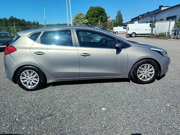 Kia Ceed 12 of 22