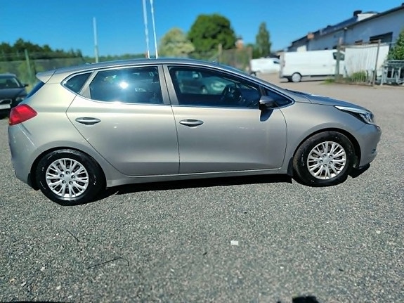 Kia Ceed 4 of 5