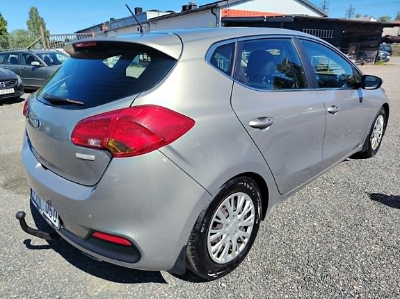 Kia Ceed 3 of 5