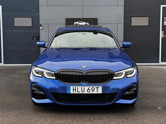 BMW 320 3 of 5